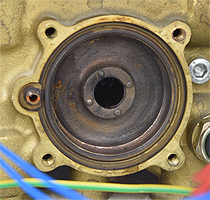 id mini c24 he pump proving spindle removed.jpg